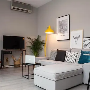 Behouse Santa Cruz Apartment Seville